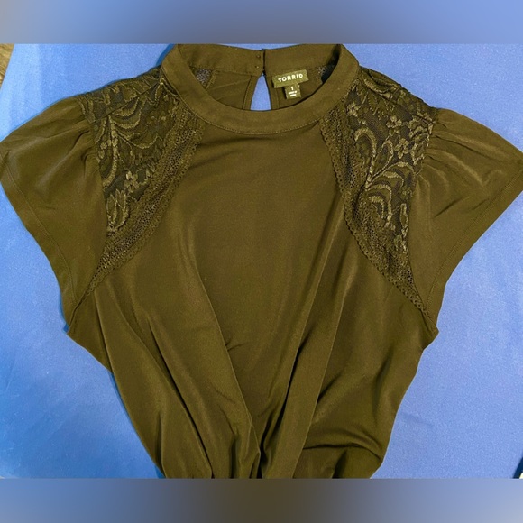 NWOT TORRID FIT&FLARE TOP - Picture 4 of 9